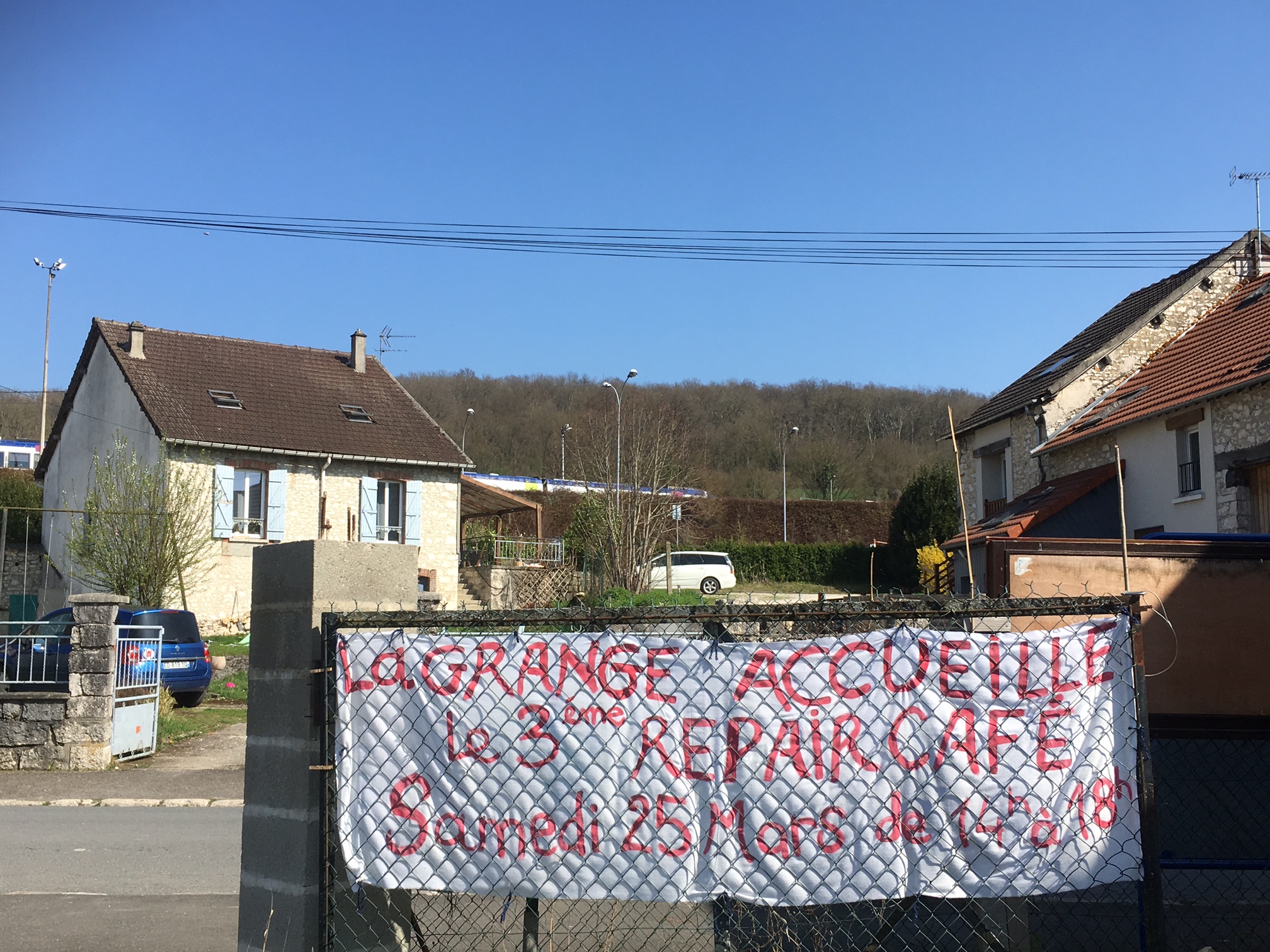 venir à la rencontre